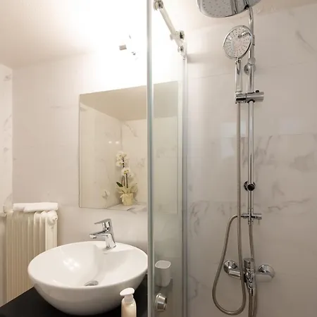 Medluxe Business * Athens